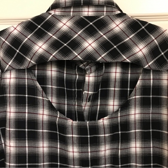 Hot Topic Shirt Size M - Picture 6 of 9